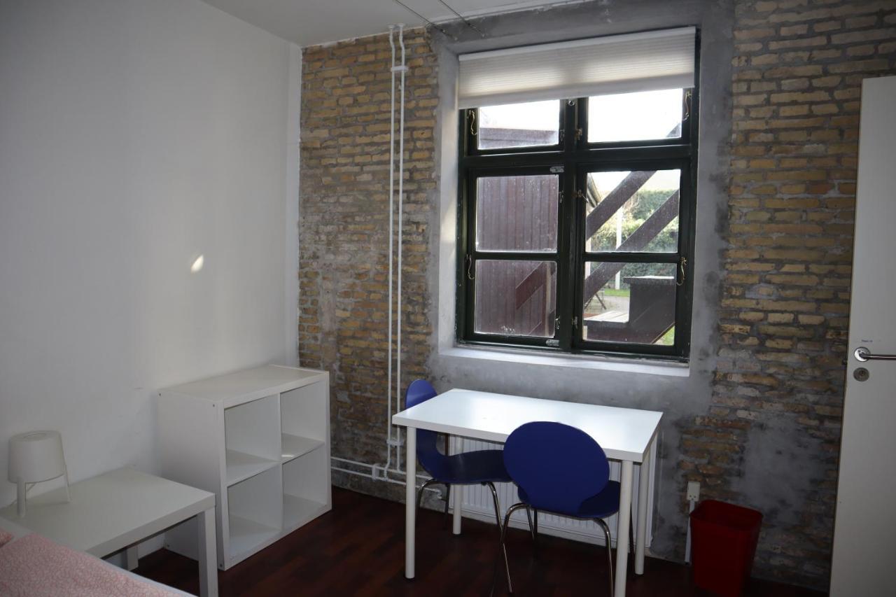 Charming Red Courtyard Apartment コペンハーゲン エクステリア 写真